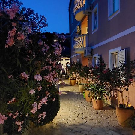 Apartments Ljubo Stari Grad  Eksteriør bilde