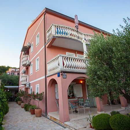 Apartments Ljubo Stari Grad  Eksteriør bilde