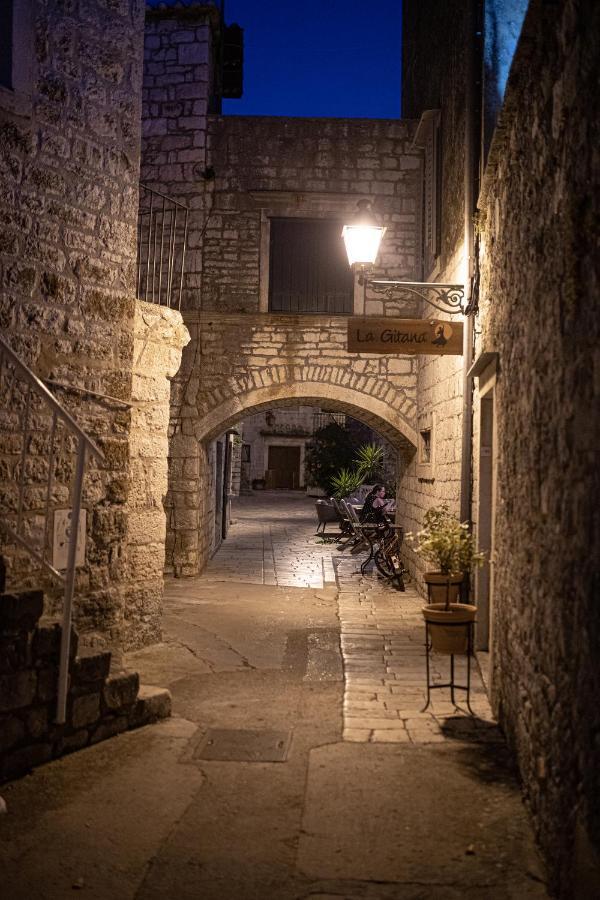 Apartments Ljubo Stari Grad  Eksteriør bilde