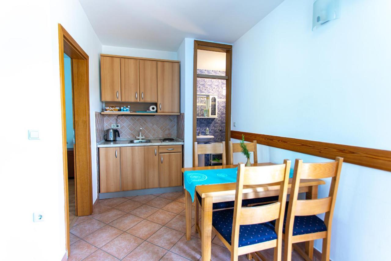 Apartments Ljubo Stari Grad  Eksteriør bilde