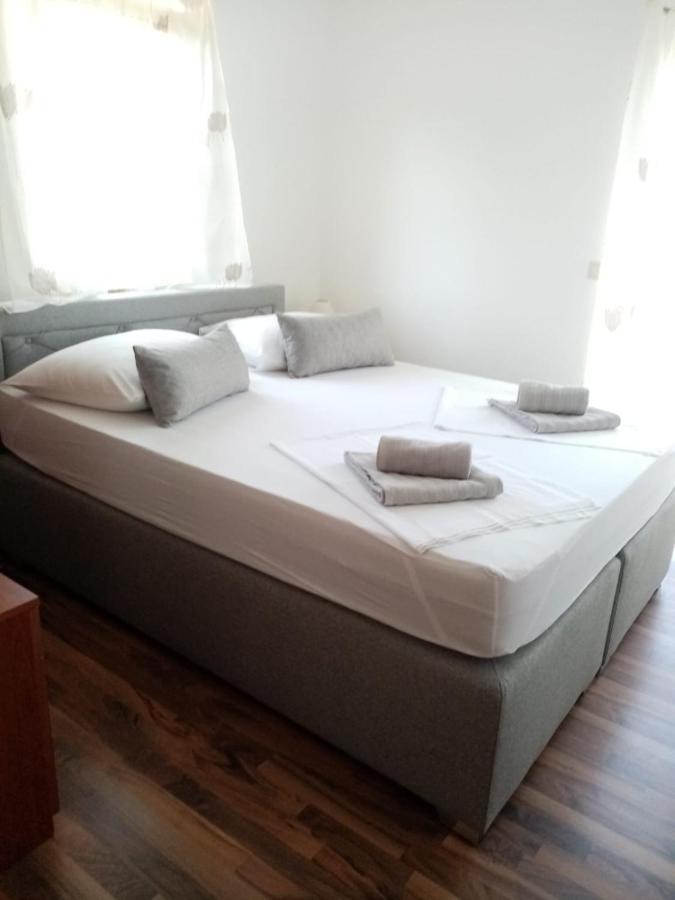 Apartments Ljubo Stari Grad  Eksteriør bilde