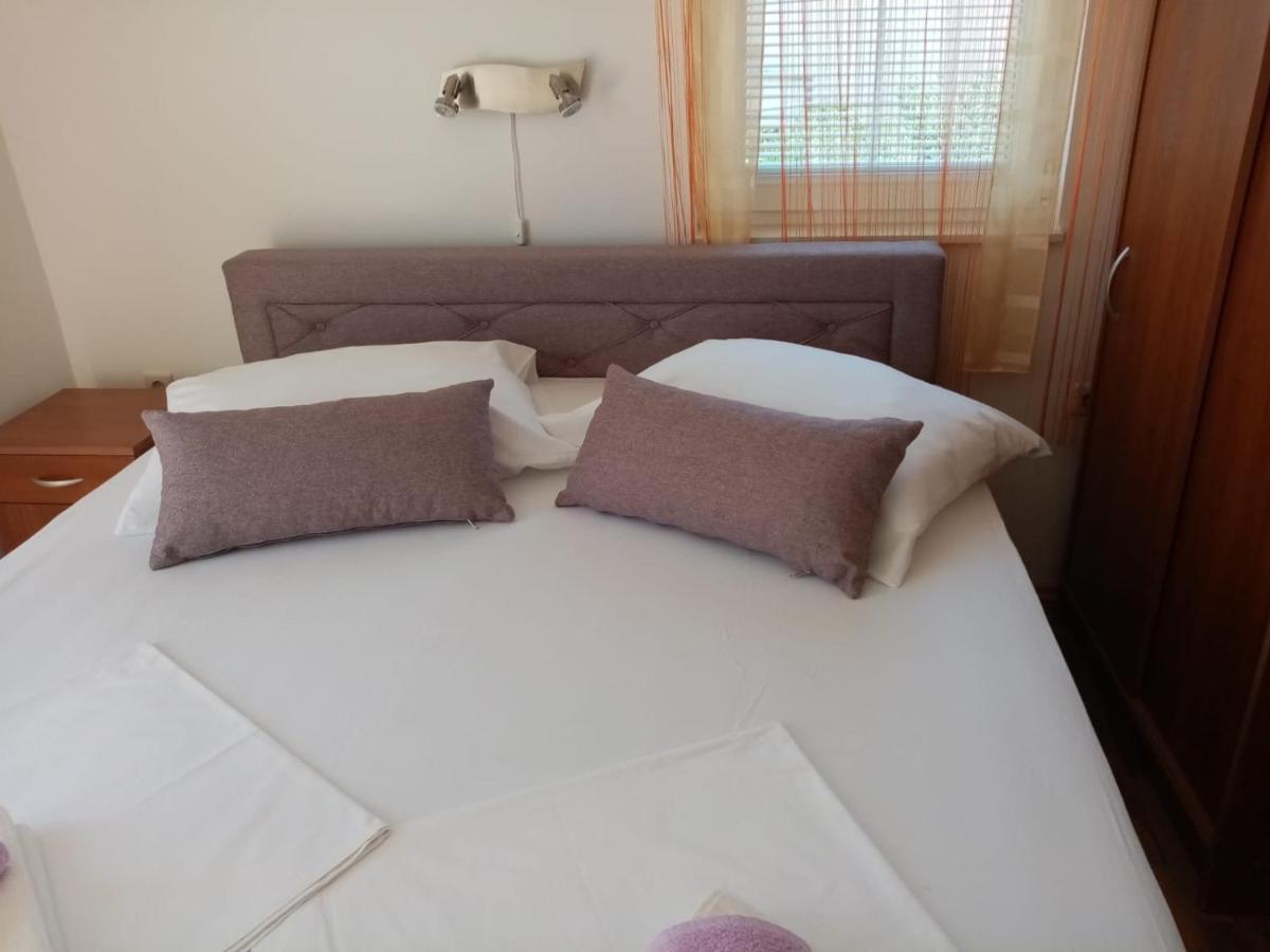 Apartments Ljubo Stari Grad  Eksteriør bilde